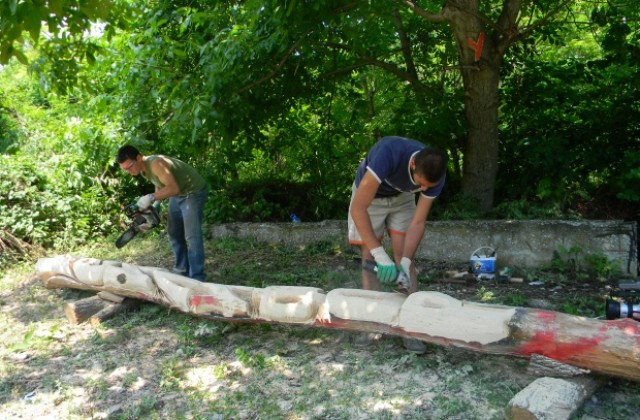 Студенти отново творят на Ксилифор