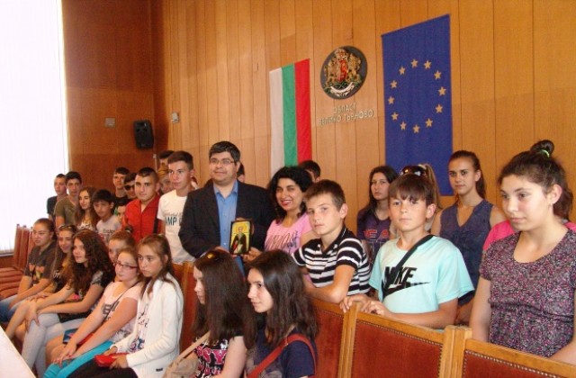 Ученици от Кочериново гостуваха в Областна администрация
