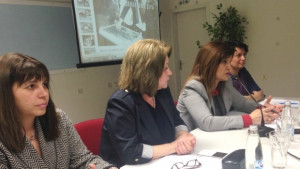 Жени ГЕРБ Стара Загора подаряват наръчник за превенция на насилието