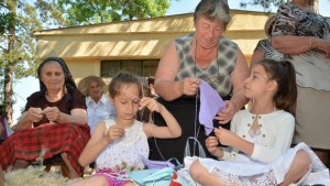 Село Крум единствено в страната със Световен ден на плетенето