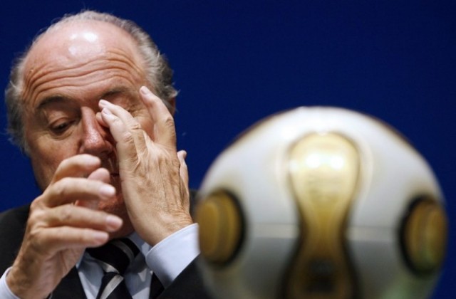 Блатер може да се опита да остане начело на ФИФА, твърди швейцарски вестник