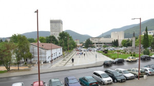 Стълбовете в центъра на Сливен стават антиплакатни