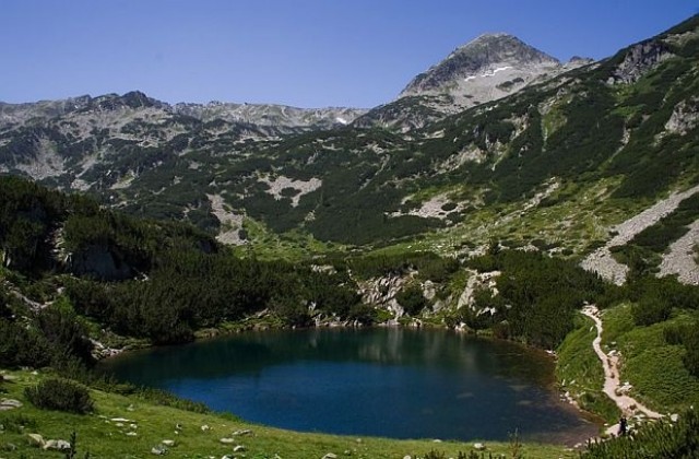 Лавина скрила красивото езеро „Окото” в Пирин