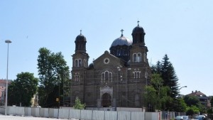 Храмът става устойчив и на земетръси