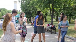 Изключи компютъра включи се към нас апелират младежи в Димитровград