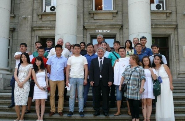 Студенти от Казахстан на летен стаж в Русе