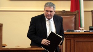 Калфин предлага всеки гастарбайтер да получава поне минимална заплата