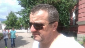 Роми товарят незаконно инертен материал маскират с него крадени зеленчуци