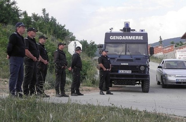 От полицията отричат опит за щурм на ромската махала край Гърмен