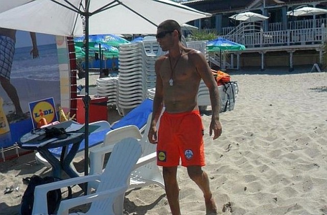 Пребиха спасител на плажа в Аспарухово заради забележка