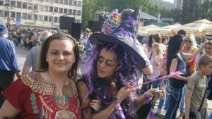 Дарете приказни костюми за децата в Кризисния център