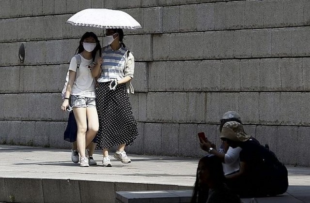 Двайсет станаха жертвите на БИРС в Южна Корея, хиляди са под карантина