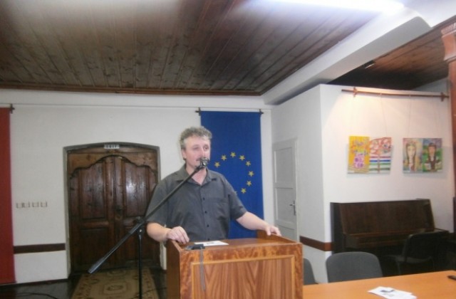 Любопитни факти от живота на Владимир Караманов,Емануил Попдимитров и Ефрем Каранфилов