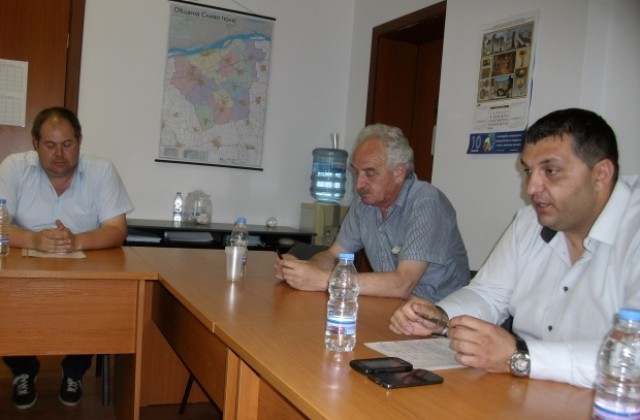 Продължават изнесените приемни на областния управител