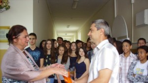 Ученици осигуриха месечната прехрана на бездомни от приют в Добрич