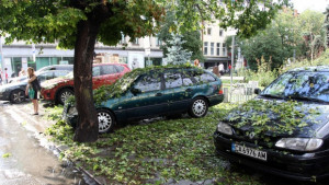 Предупреждават за градушки над София