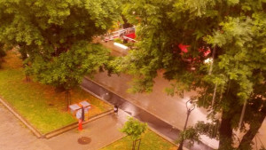 След дъждаДупка зейна на Руски наводнени са къщи и занималня