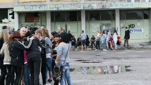 Ромско семейство отиде при протестиращите в Орландовци търси отговори