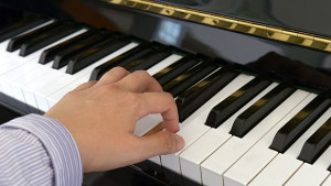 Рапсодия в синьо ще звучи на четири рояла за първи