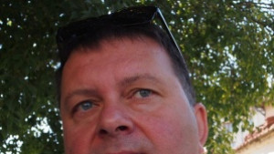 Кмет купува гора за 915 лв продава я 43 пъти