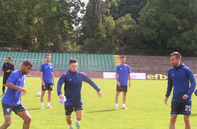 Португалецът Жиньо вече тренира с Черно море