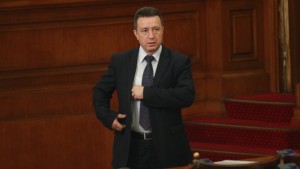 БСП и АБВ събраха подписите ще атакуват 16те млрд заем