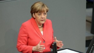 Меркел Германия полага всички усилия Гърция да остане в еврозоната