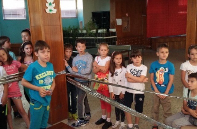 Кои са победителите в турнира по електронен дартс Детско лято 2015