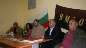 От ВМРО призовават да се подават писмени сигнали срещу ромските