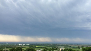 Съвети за безопасно поведение при гръмотевични бури и силни ветрове