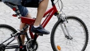 Криминално проявен съгледал велосипед на площада и си го прибрал