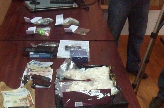 Хванаха дилър на наркотици