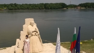 Пясъчните скулптури в Русе оживяха СНИМКИ