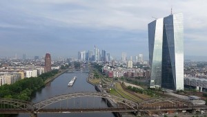 ЕЦБ повиши тавана за спешно финансиране на гръцките банки