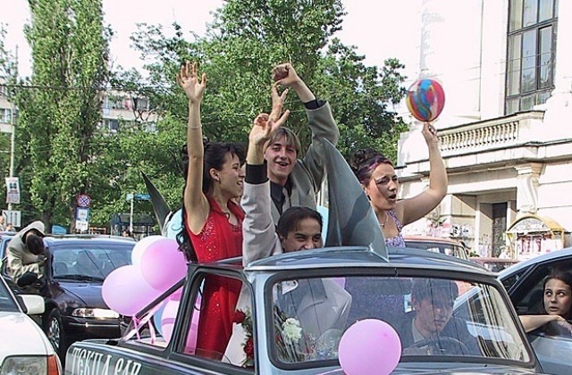 НАП: Абитуриентите трябва сами да се осигуряват