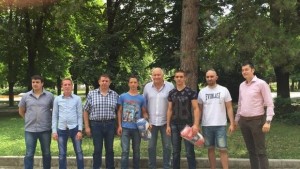 Васил Антонов подари боксови ръкавици на златния медалист Васил Стефанов