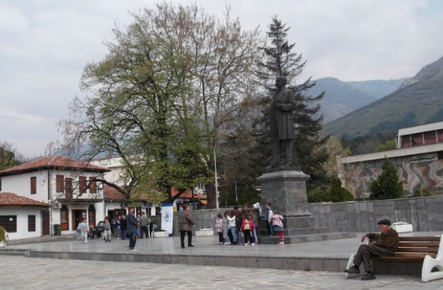 В Сопот отбелязват 165-годишнина от рождението на Иван Вазов