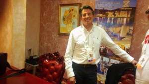 Сър Себастиян Коу Трябва да стигнем до младите хора