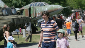 Атракции в Деня на бащата забавляват малки и пораснали деца