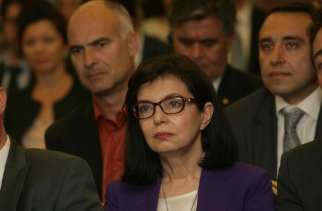 ДБГ против увеличението на тока, искат осветяване на всички договори в енергетиката