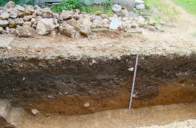 Цех за сечива от кремък от преди 7000 години откриха в разградско село