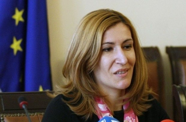 Министър Ангелкова пристига в Благоевград