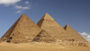 Ще си вземем ли сбогом с египетските пирамиди