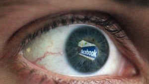 Фейсбук приложения крадат данните ни