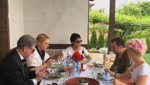 Любовни искри и неочаквани разкрития в Черешката на тортата