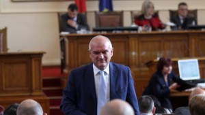 Законови промени ще отложат новия ценови модел за тока