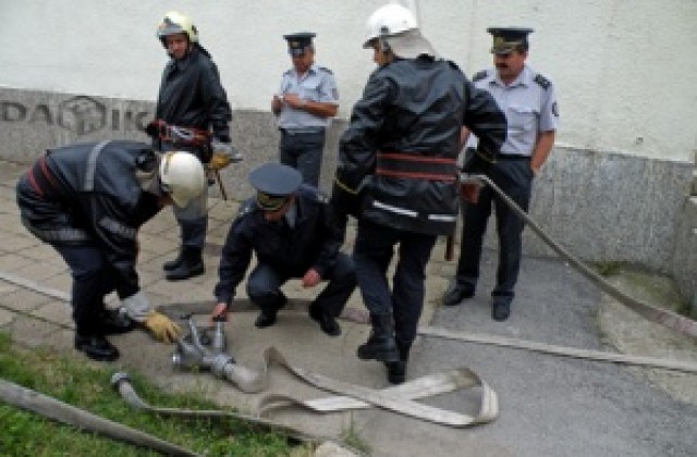 Пчелни кошери изгоряха в монтанско село