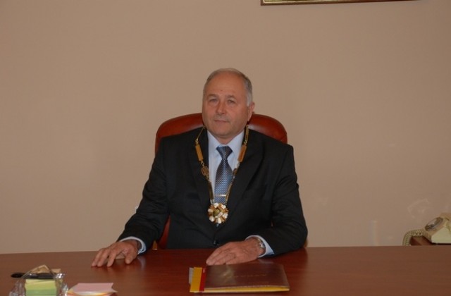 Кметът на Сливен поздрави държавните служители с професионалния им празник
