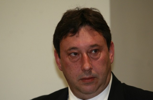 Расте броят на каналджиите, които прекарват бежанци през страната