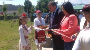Откриха официално парк срещу общежитията на АУБ